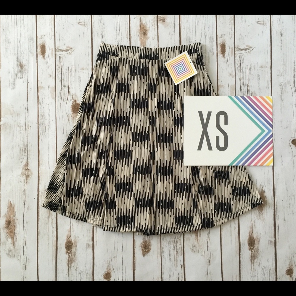 New With Tags LuLaRoe Madison Skirt